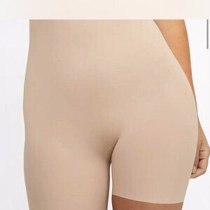BEIGE SHAPRWEAR TUMMY CONTROL SHORTS SIZE 2X